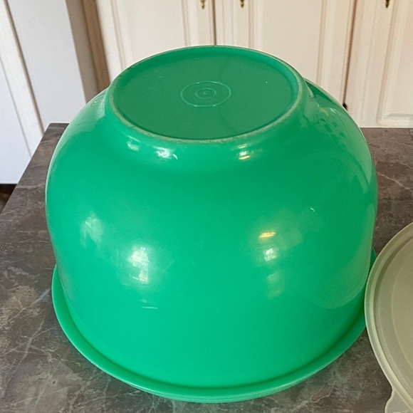 Tupperware Vintage Jade Lettuce Keeper & Vegetable Crisper Or Bread Keeper - Picture 10 of 11